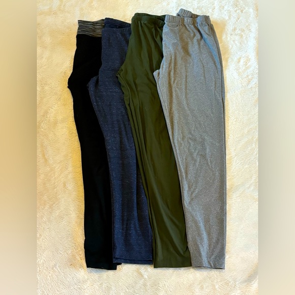 Leggings Bundle (includes 4 pairs)— Sizes M & L - Picture 1 of 7